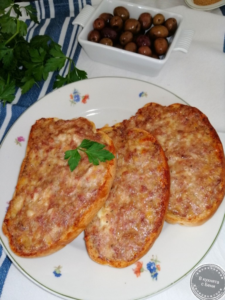 Печени сандвичи с кайма от https://inthebeniskitchen.com/