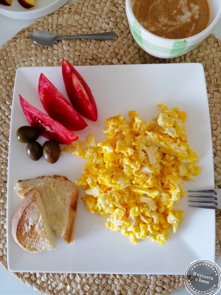 Вкусни бъркани яйца от https://inthebeniskitchen.com/