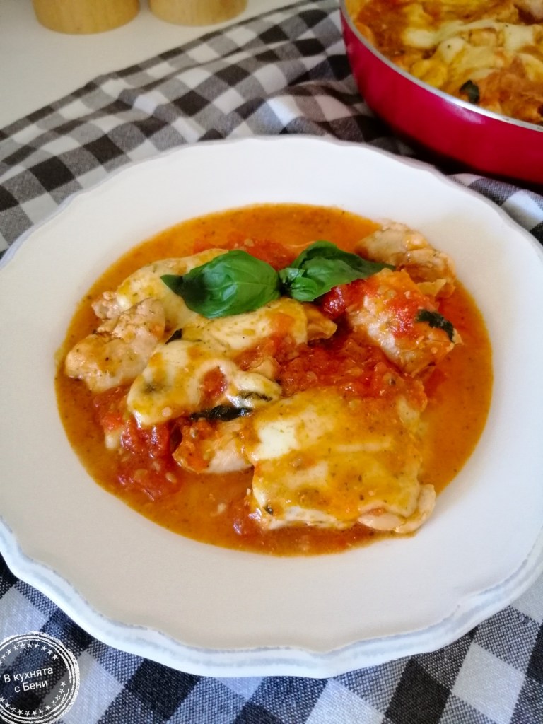 Пиле Капрезе от https://inthebeniskitchen.com/