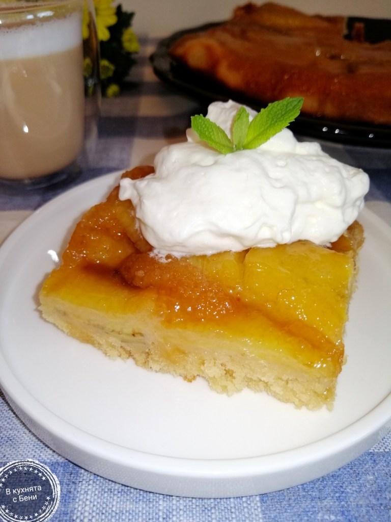 Бананов сладкиш с карамел от https://inthebeniskitchen.com/