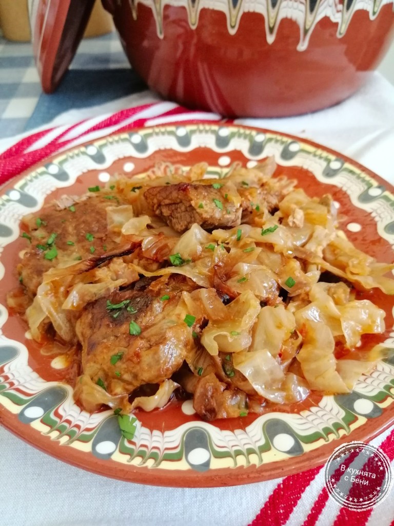 Кисело зеле с месо от https://inthebeniskitchen.com/