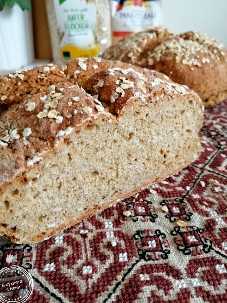 Хляб с овесени ядки от https://inthebeniskitchen.com/