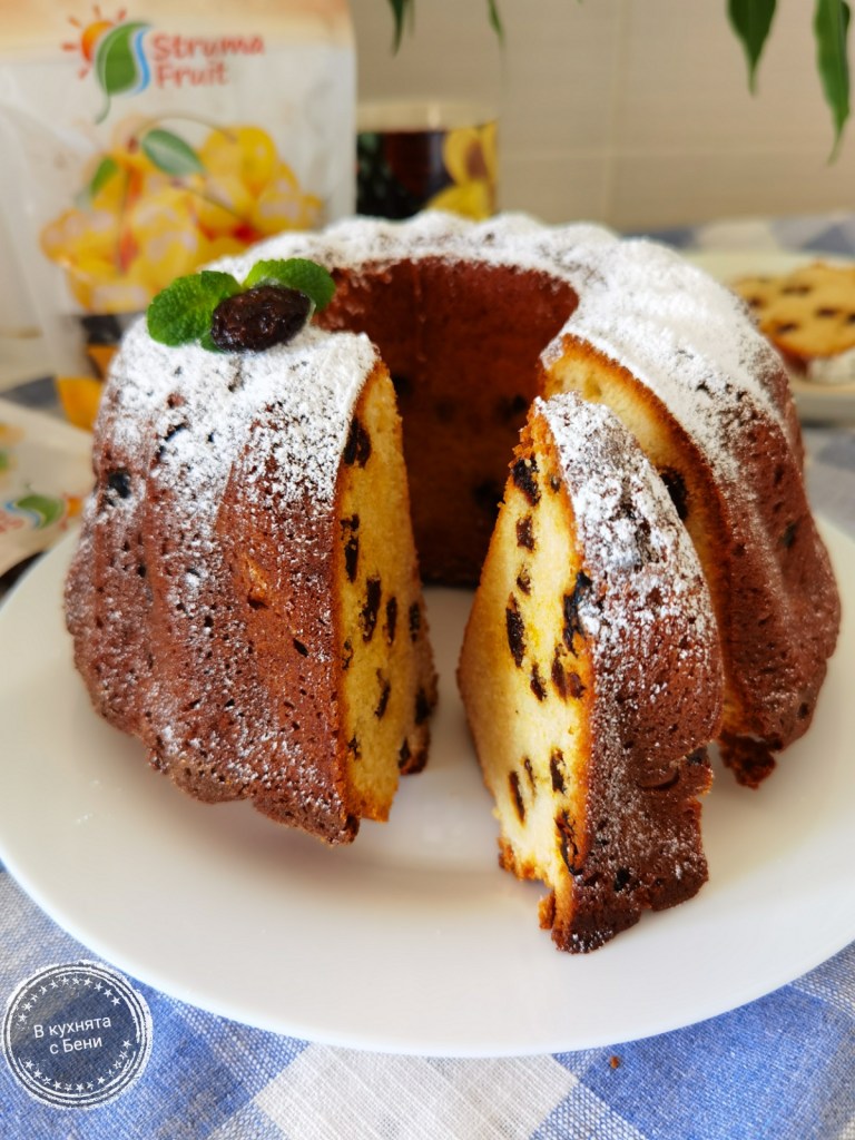 Руски кекс със сушени череши от https://inthebeniskitchen.com/