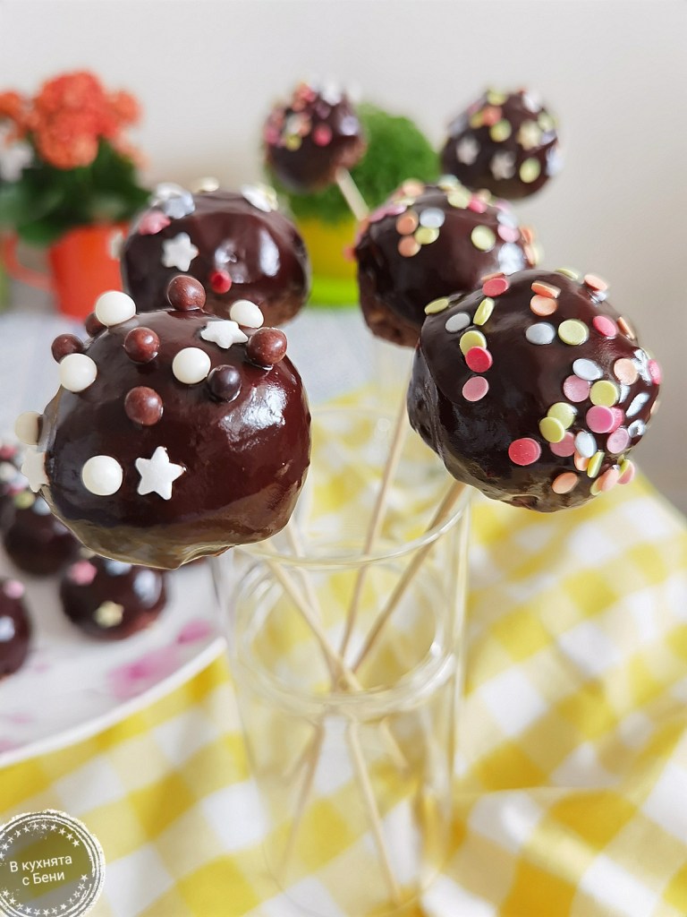 Бисквитени топчета от https://inthebeniskitchen.com/