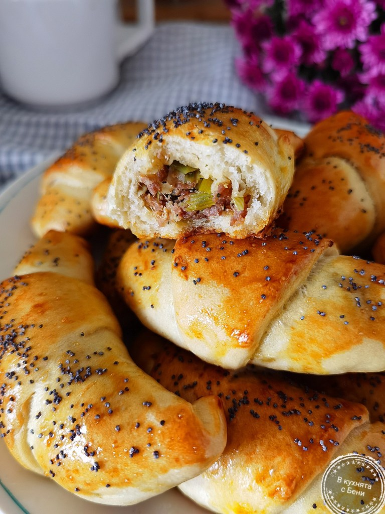 Кифлички с кайма и праз от https://inthebeniskitchen.com/