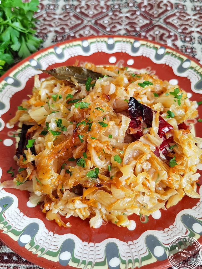 Бурания с кисело зеле, ориз с кисело зеле от https://inthebeniskitchen.com/