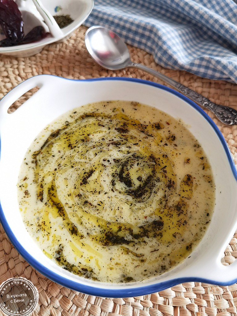 Турска супа с ориз Яйла от https://inthebeniskitchen.com/