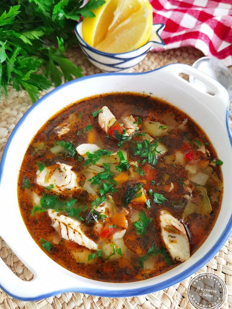 Вкусна рибена чорба от https://inthebeniskitchen.com/
