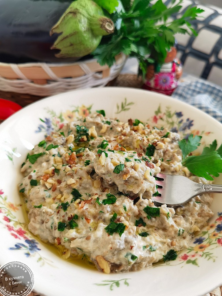 Вкусна разядка с патлаждан от https://inthebeniskitchen.com/