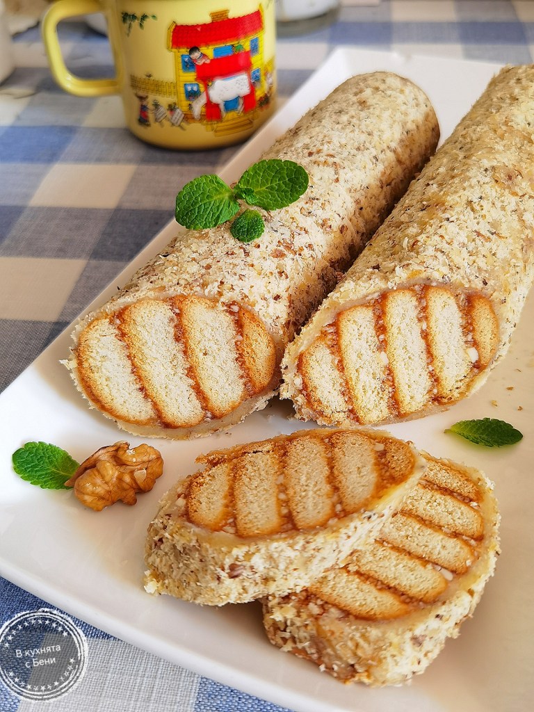 Бисквитено руло с шипков мармалад от https://inthebeniskitchen.com/