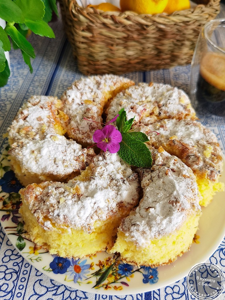 Вкусен ретро сладкиш Полумесеци от https://inthebeniskitchen.com/