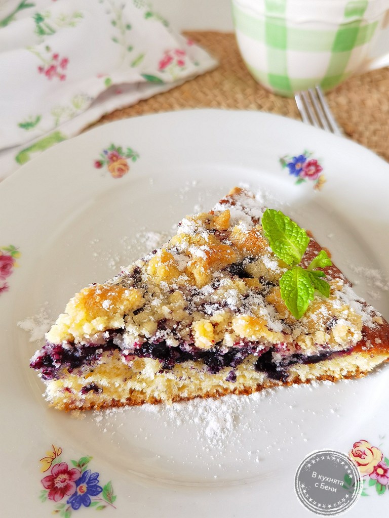 Вкусен сладкиш с маслени трохи, колач от https://inthebeniskitchen.com/