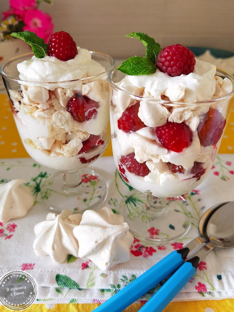 Павлова в чаши от https://inthebeniskitchen.com/