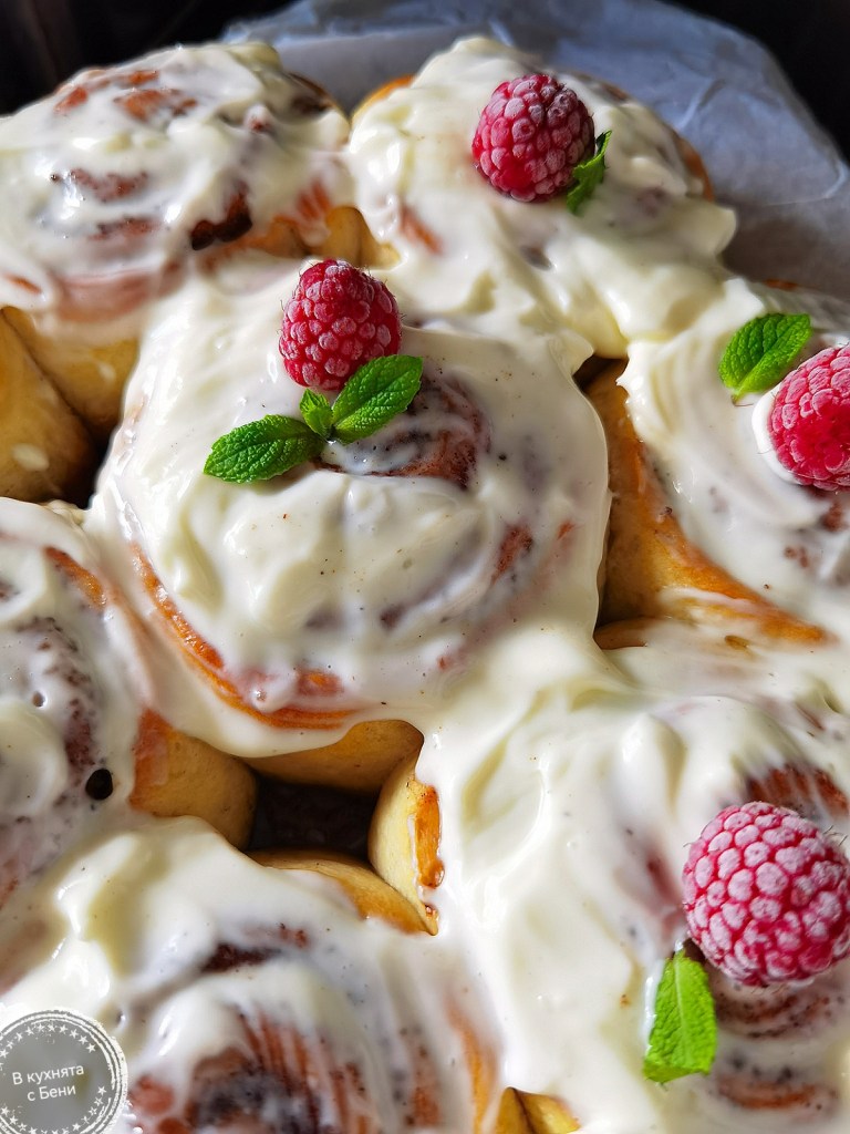 Много вкусни канелени рулца от https://inthebeniskitchen.com/