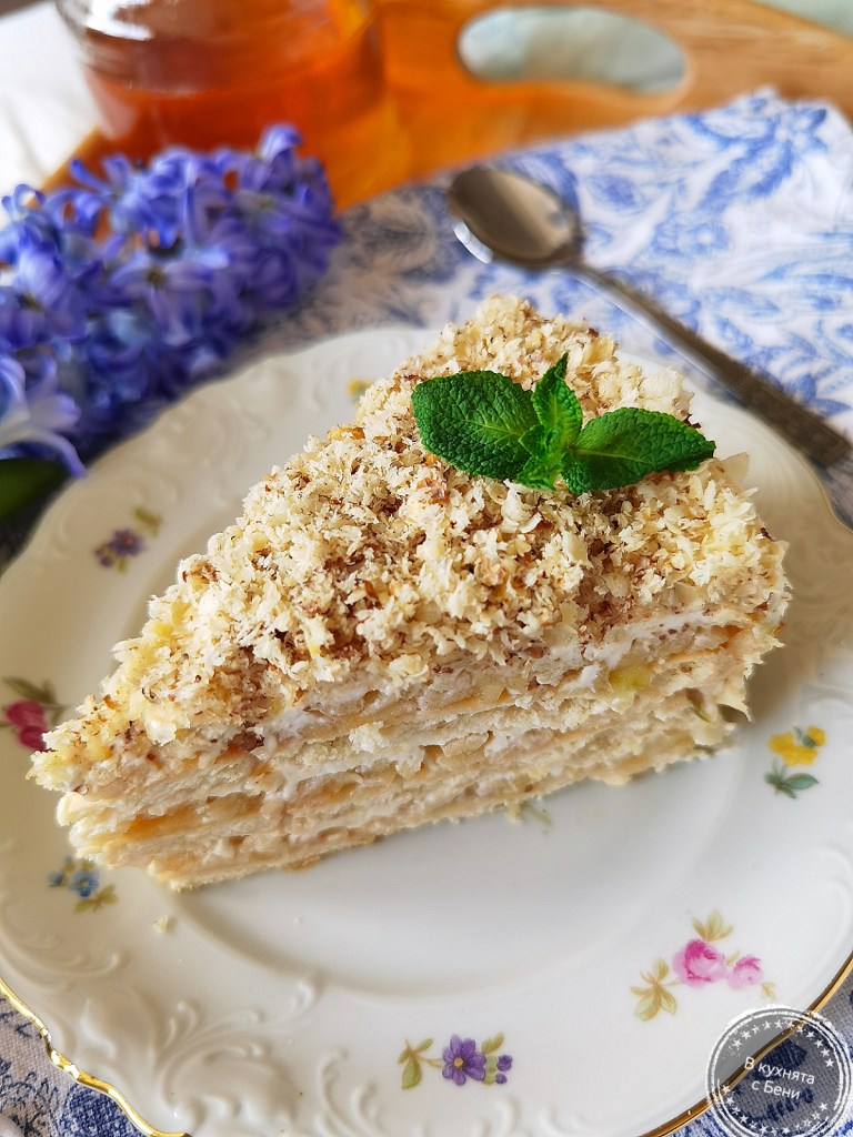 Свежа торта с ябълки и бисквити Тереза Маринова от https://inthebeniskitchen.com/