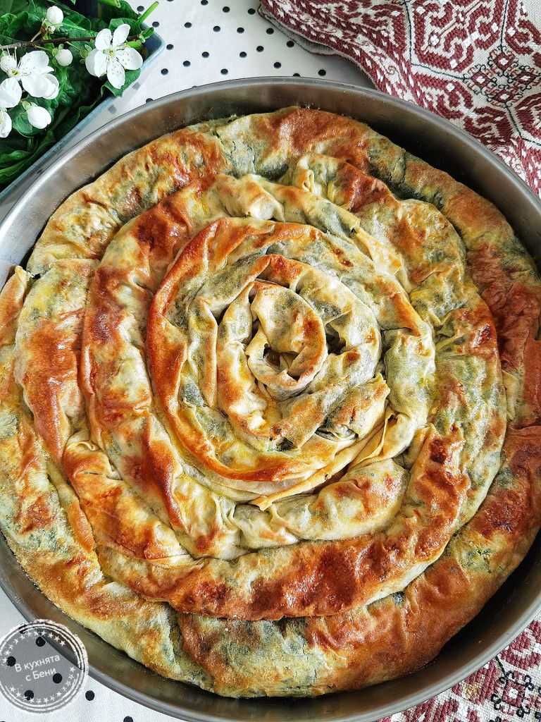 Много вкусна баница със спанак без мляко от https://inthebeniskitchen.com/