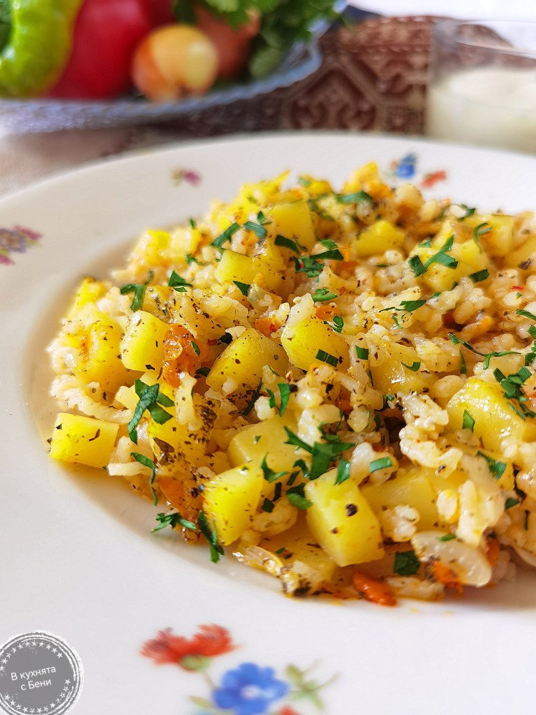 Картофи с ориз от https://inthebeniskitchen.com/