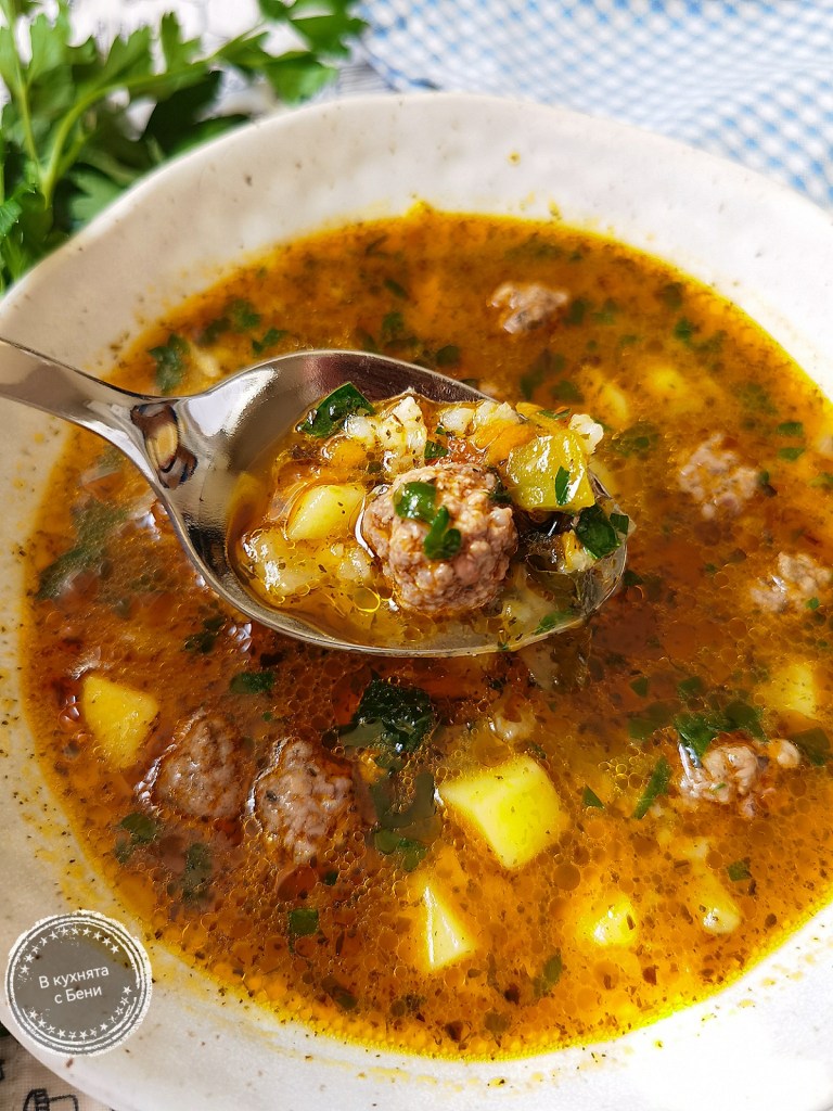 Градинарска супа топчета от https://inthebeniskitchen.com/