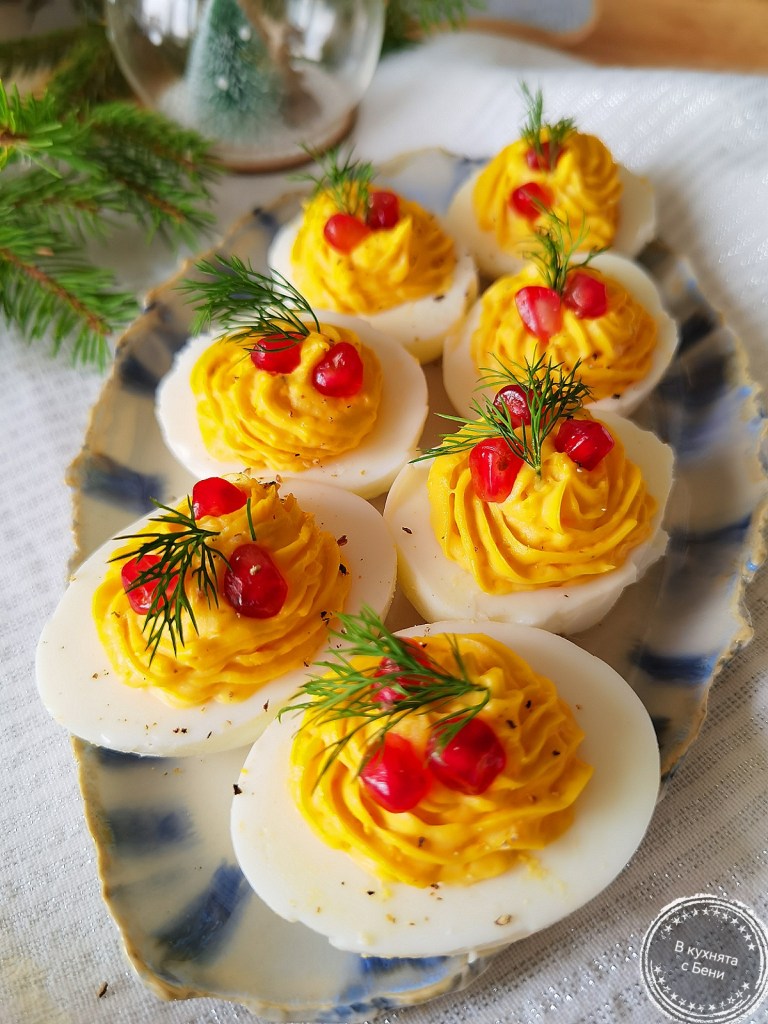 Пълнени фаршировани яйца от https://inthebeniskitchen.com/