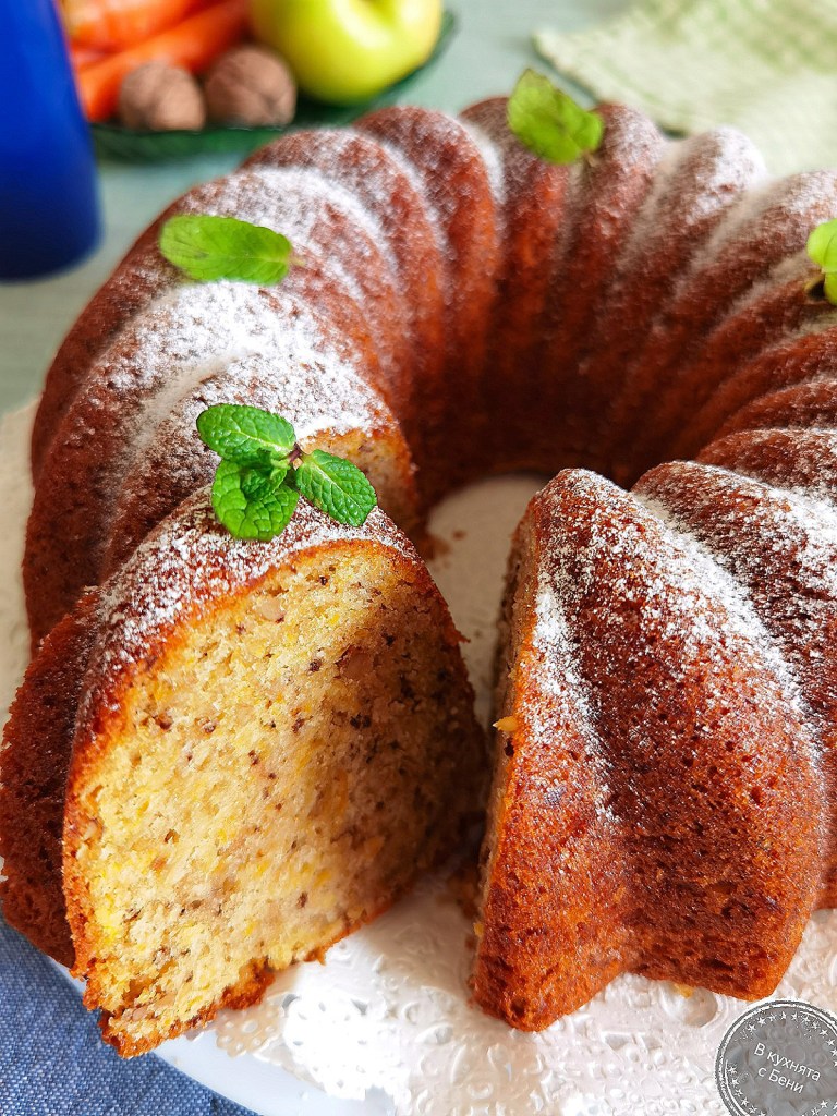 Вкусен моковен и ябълков кекс от https://inthebeniskitchen.com/