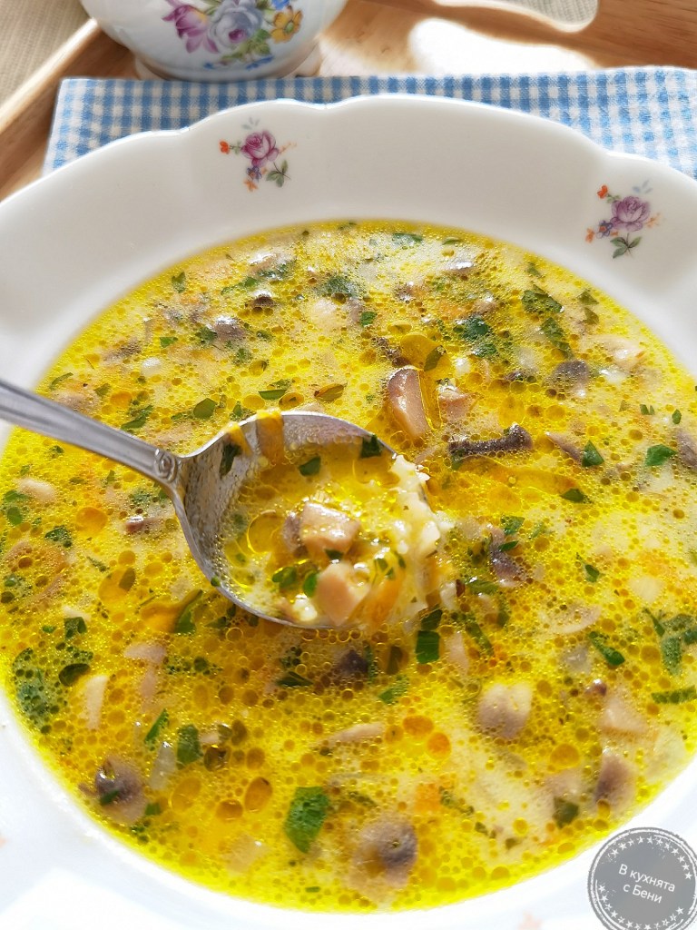 Гъбена супа от https://inthebeniskitchen.com/