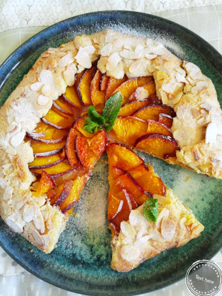 Галет с праскови от https://inthebeniskitchen.com/