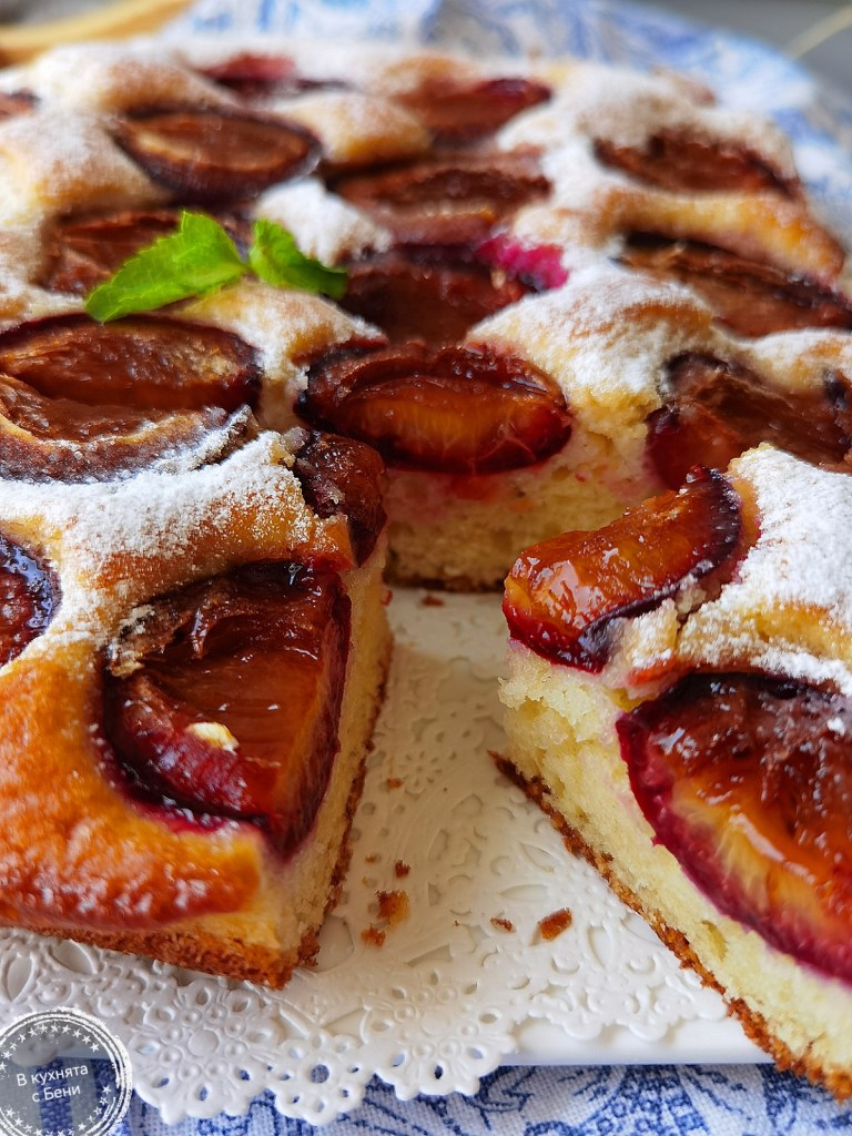 Сладкиш със сини сливи от https://inthebeniskitchen.com/