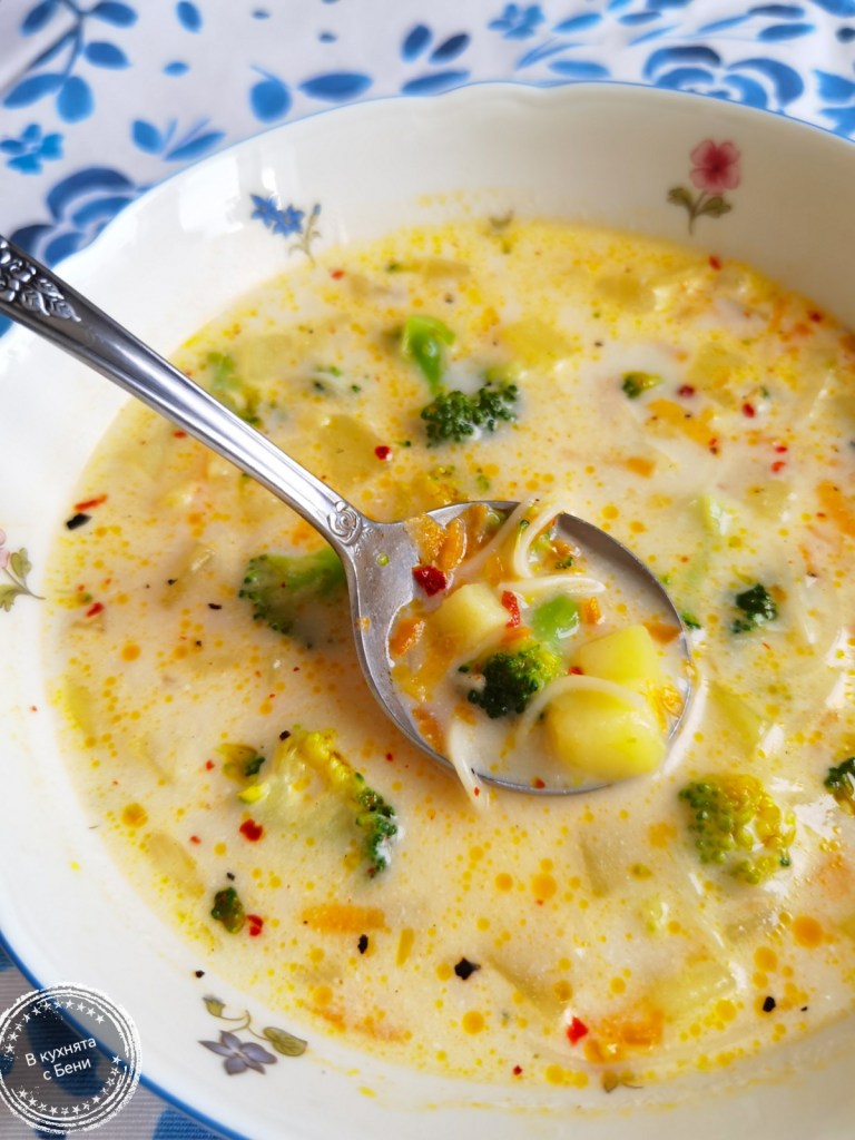 Супа броколи и картофи от https://inthebeniskitchen.com/