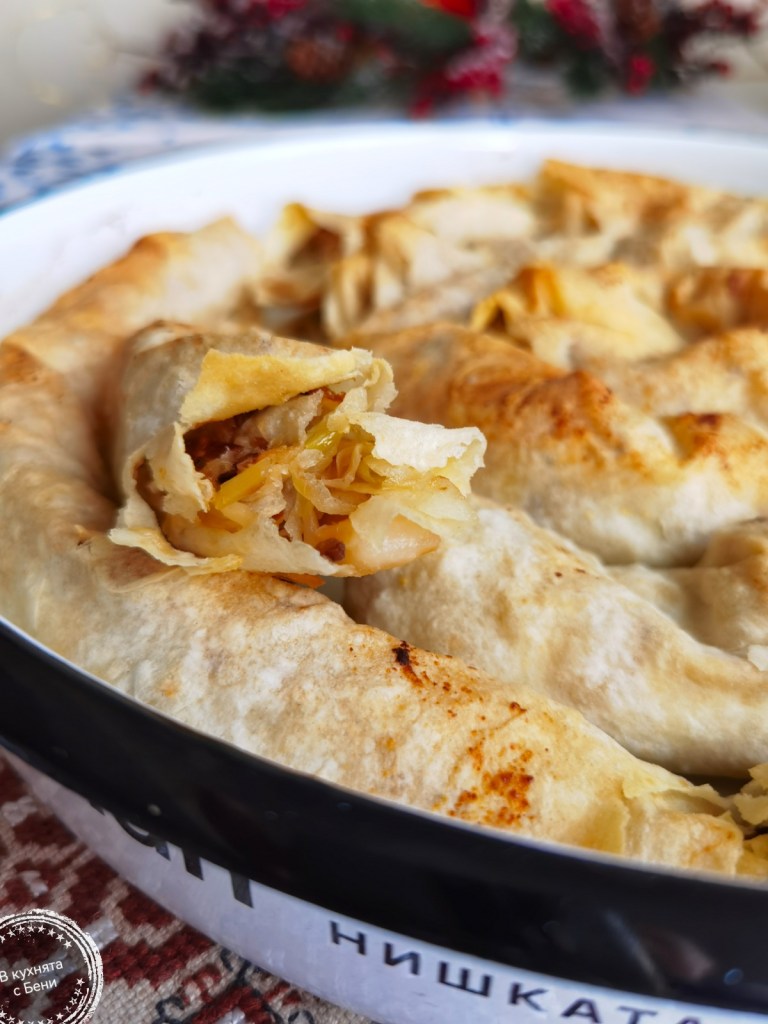 Баница с кисело зеле и праз от https://inthebeniskitchen.com/