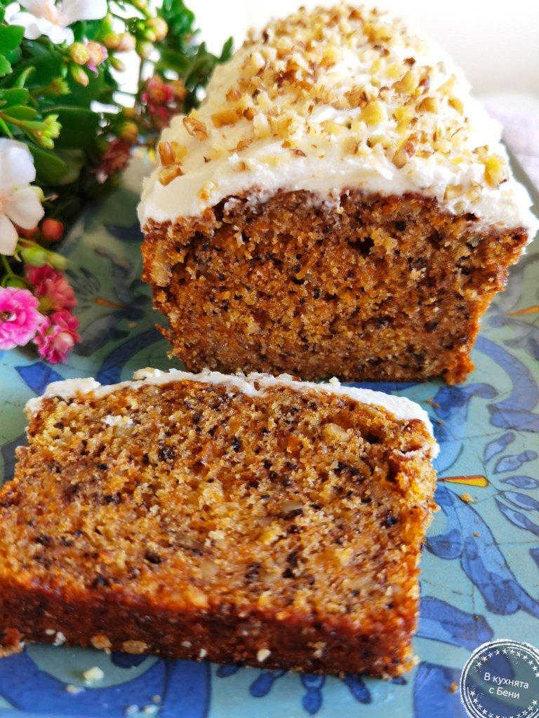 Морковен кекс с глазура от https://inthebeniskitchen.com/