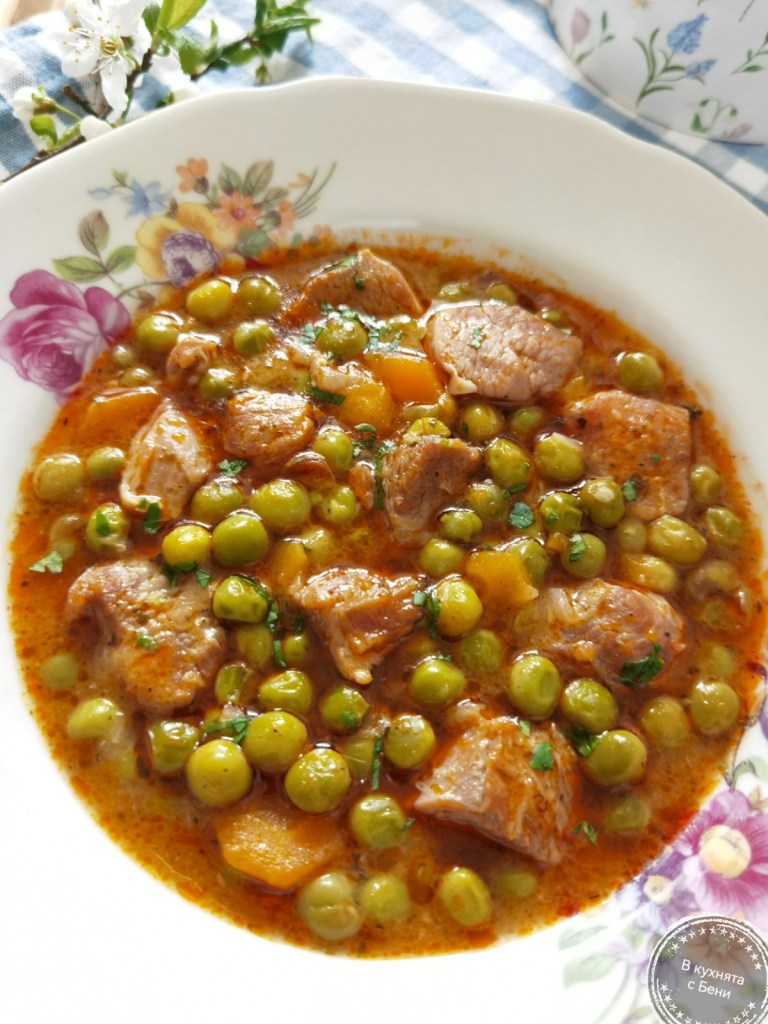 Грах с пуешко месо от https://inthebeniskitchen.com/