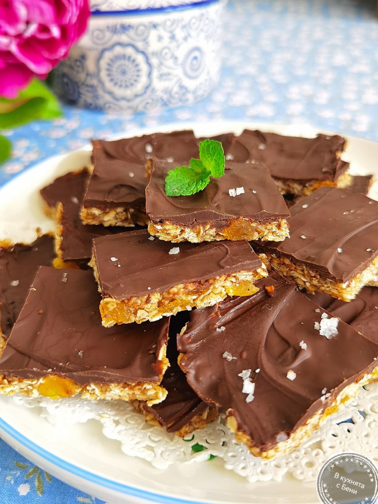 Сурови барчета от https://inthebeniskitchen.com/