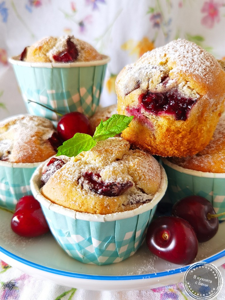 Кексчета мъфини с череши от https://inthebeniskitchen.com/