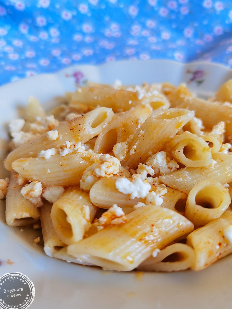 Макарони със сирене от https://inthebeniskitchen.com/