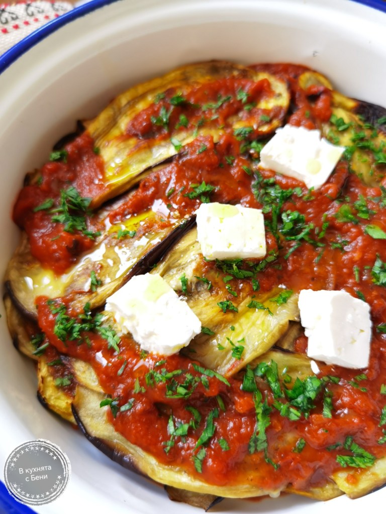 Патладжани с доматен сос от https://inthebeniskitchen.com/