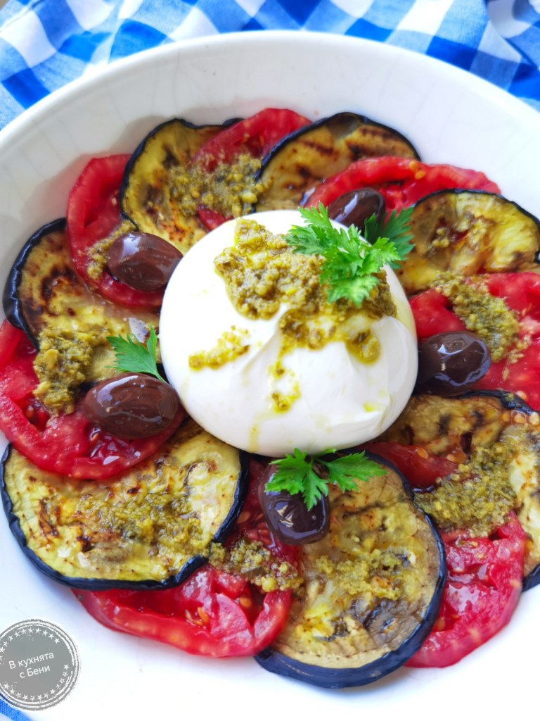 Салата с домати и бурата от https://inthebeniskitchen.com/