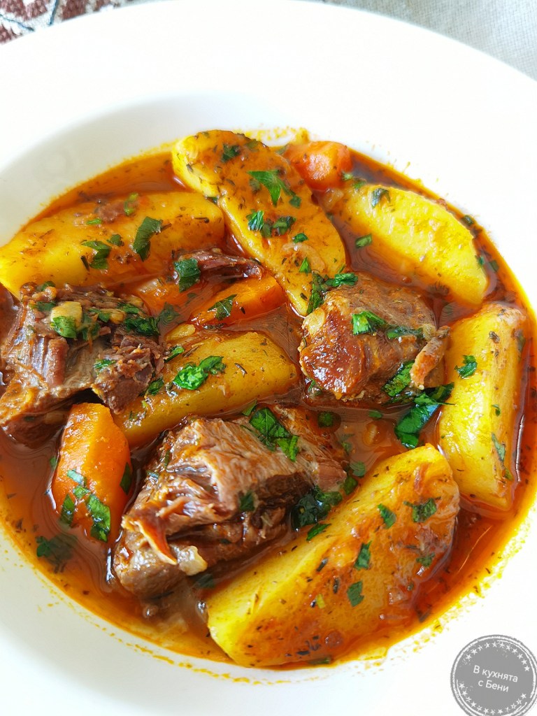 Картофи с телешко бърз вариант от https://inthebeniskitchen.com/