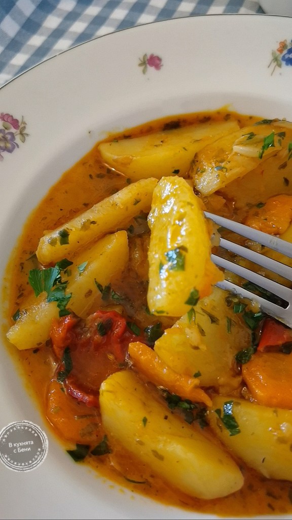 Картофена яхния от https://inthebeniskitchen.com/