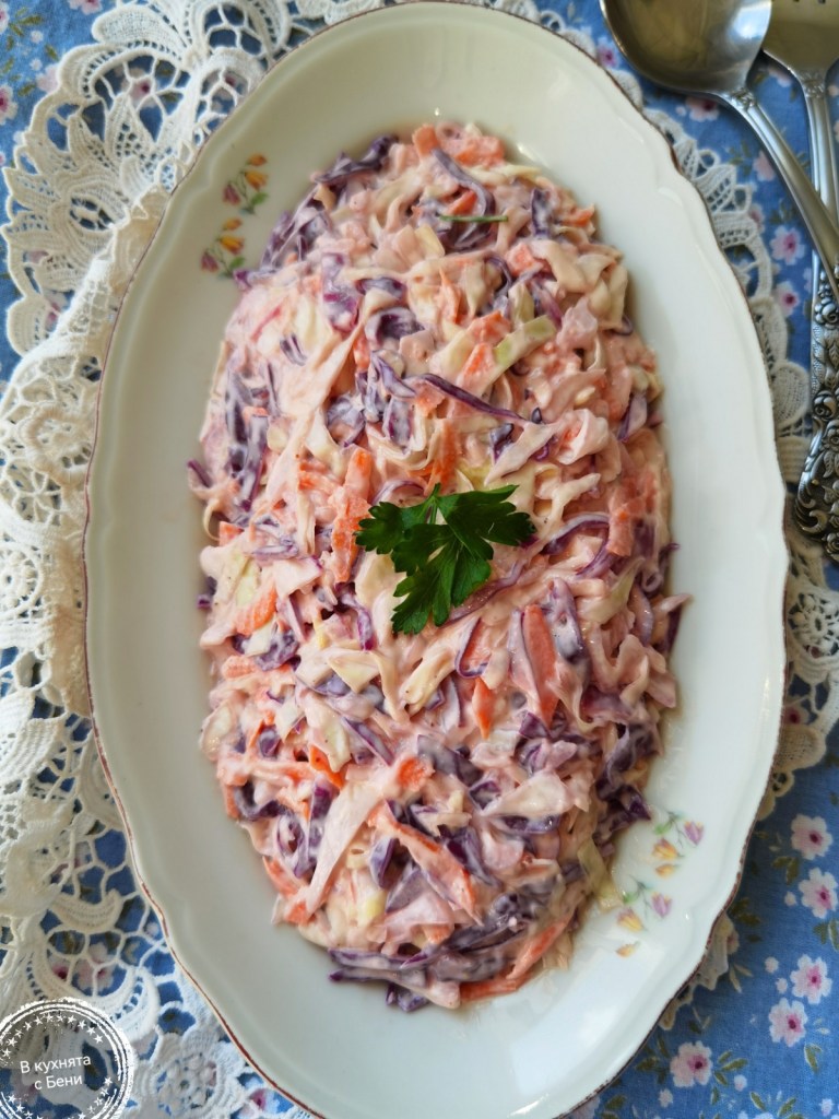 Зелева салата Колсло от https://inthebeniskitchen.com/